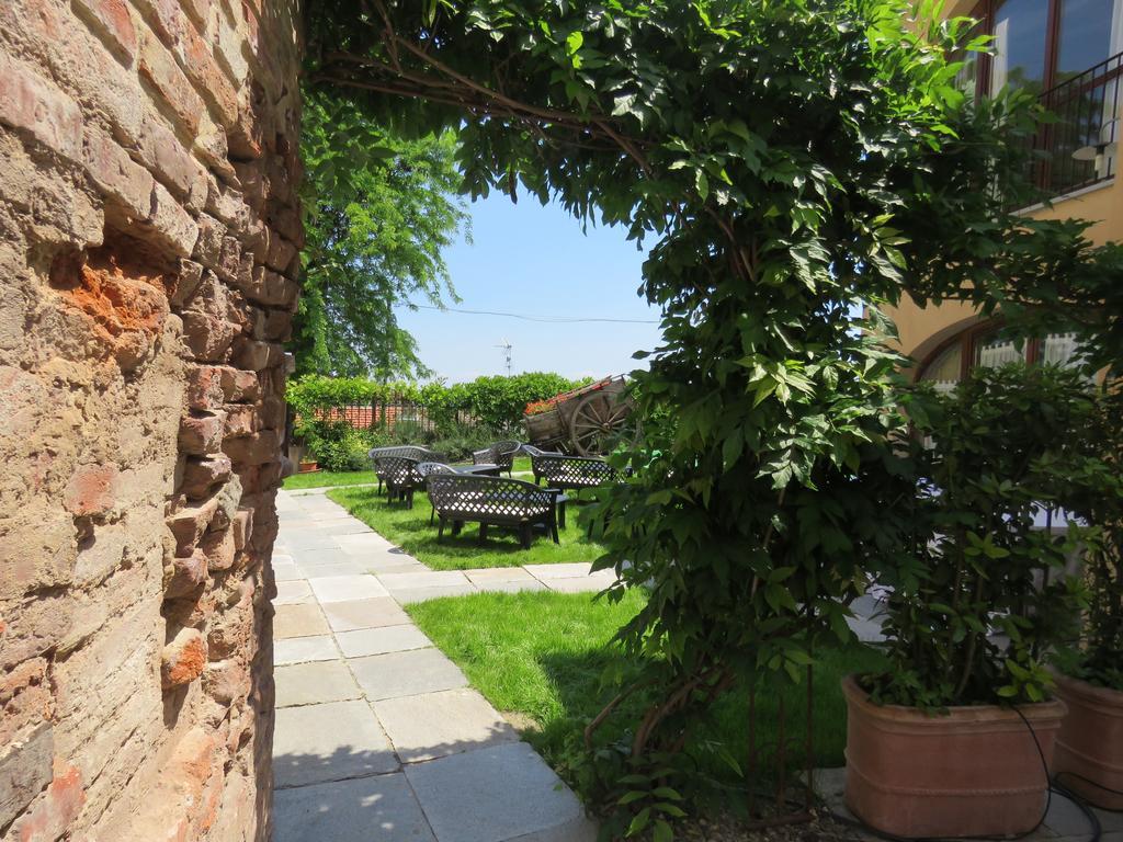 Relais Palazzo Paleologi Sec.Xiv Hotel Lu (Piedmont) Exterior photo