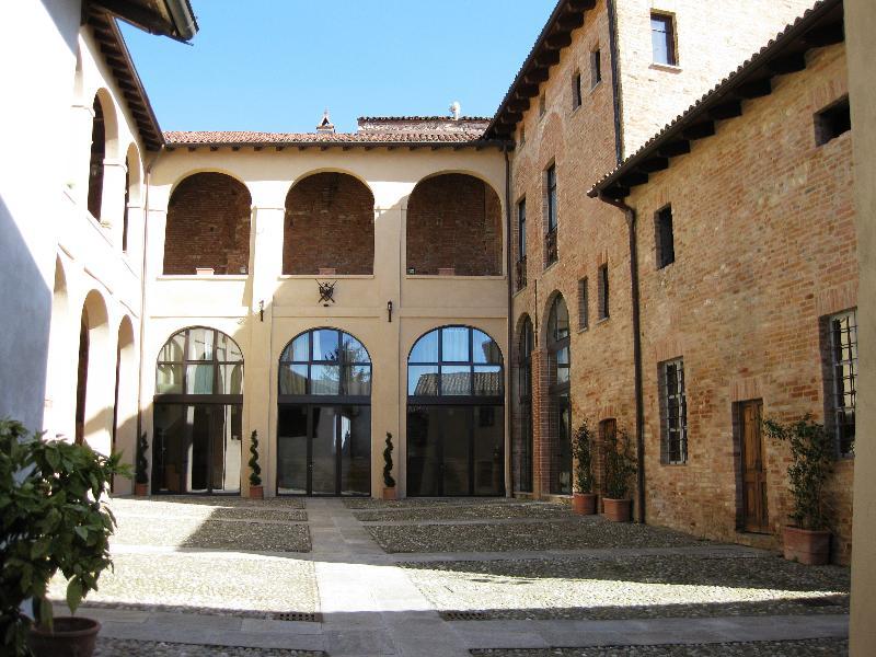 Relais Palazzo Paleologi Sec.Xiv Hotel Lu (Piedmont) Exterior photo