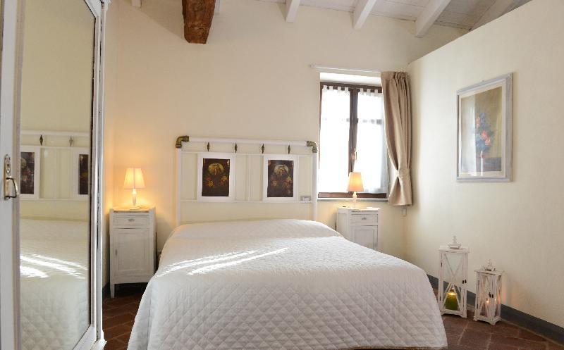 Relais Palazzo Paleologi Sec.Xiv Hotel Lu (Piedmont) Exterior photo